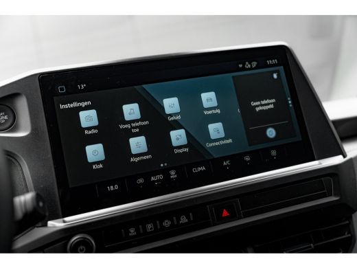 Volkswagen e-Transporter Bestelwagen L2 64kWh | Dubbele Schuifdeur | 4-Seizoenen banden | Trekhaak | Laadruimte betimmering ActivLease financial lease
