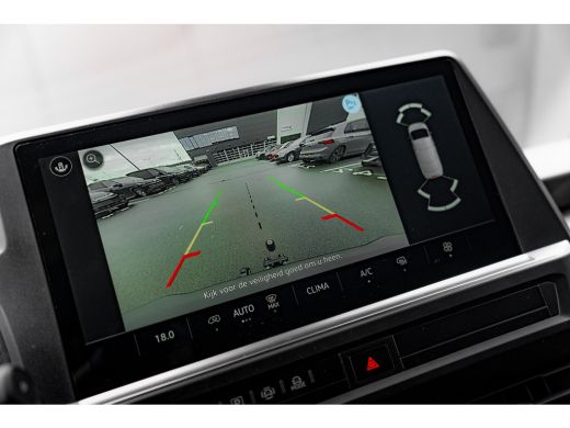 Volkswagen e-Transporter Bestelwagen L2 64kWh | Dubbele Schuifdeur | 4-Seizoenen banden | Trekhaak | Laadruimte betimmering ActivLease financial lease
