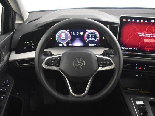 Volkswagen Golf 1.5 eHybrid Life Edition 204Pk DSG/AUTO | Glazen panorama-dak | Achteruitrijcamera | Cruise contr... ActivLease financial lease
