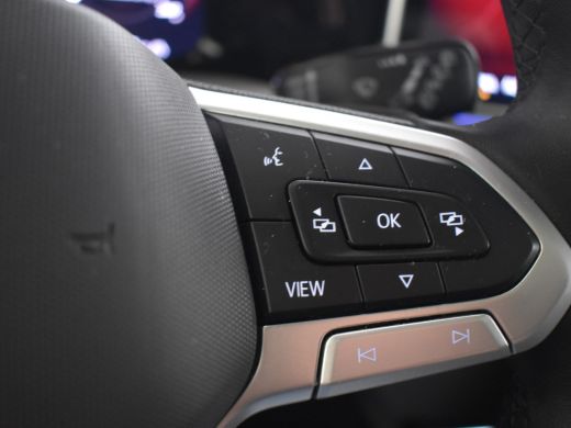 Volkswagen Golf 1.5 eHybrid Life Edition 204Pk DSG/AUTO | Glazen panorama-dak | Achteruitrijcamera | Cruise contr... ActivLease financial lease
