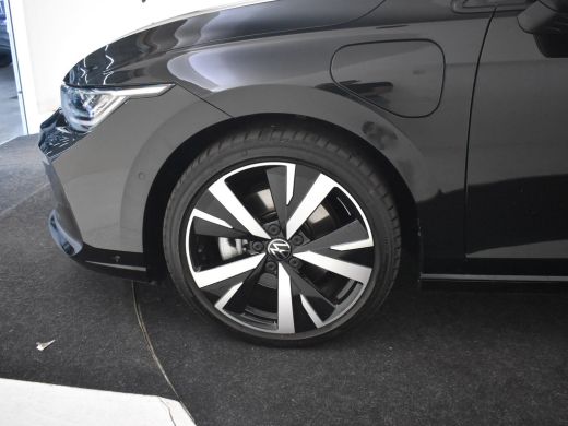 Volkswagen Golf 1.5 eHybrid Life Edition 204Pk DSG/AUTO | Glazen panorama-dak | Achteruitrijcamera | Cruise contr... ActivLease financial lease