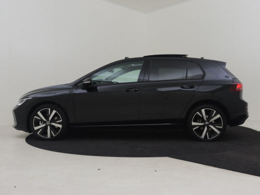 Volkswagen Golf 1.5 eHybrid Life Edition 204Pk DSG/AUTO | Glazen panorama-dak | Achteruitrijcamera | Cruise contr... ActivLease financial lease