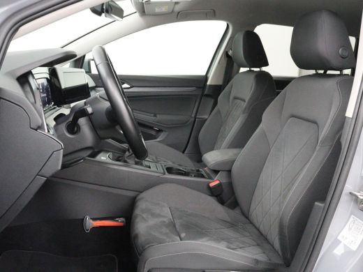 Volkswagen Golf 1.5 TSI Style | Matrix LED | Camera | Carplay | Trekhaak | Massage | Memory | Sfeerverlichting | ... ActivLease financial lease