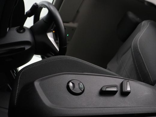 Volkswagen Golf 1.5 TSI Style | Matrix LED | Camera | Carplay | Trekhaak | Massage | Memory | Sfeerverlichting | ... ActivLease financial lease