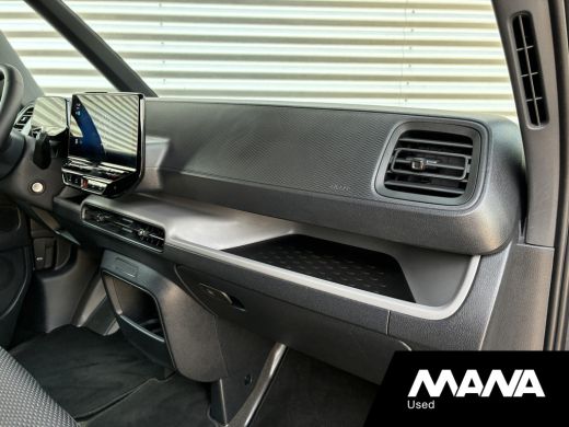 Volkswagen ID. Buzz Cargo Cargo 77kWh 204PK Cruise Trekhaak Carplay Camera Voorruitverwarming ActivLease financial lease