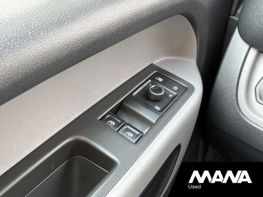 Volkswagen ID. Buzz Cargo Cargo 77kWh 204PK Cruise Trekhaak Carplay Camera Voorruitverwarming ActivLease financial lease