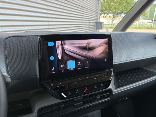 Volkswagen ID. Buzz Cargo Cargo 77kWh 204PK Cruise Trekhaak Carplay Camera Voorruitverwarming ActivLease financial lease