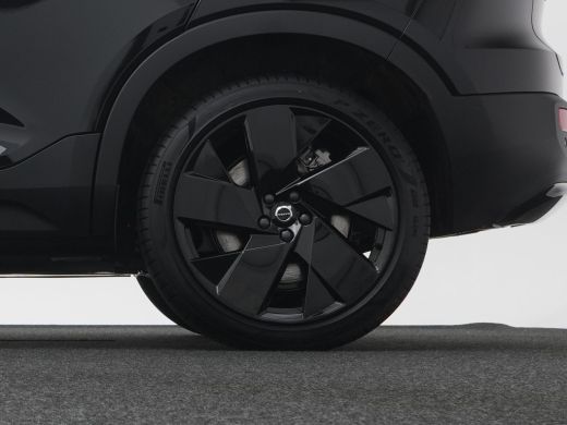 Volvo  EX40 Twin AWD Plus Black Edition | 360&deg; Camera | Panoramadak | Harman/Kardon | Nubuck | BLIS | Adaptiv... ActivLease financial lease