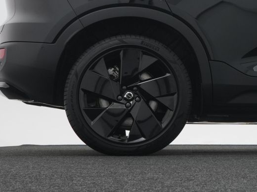 Volvo  EX40 Twin AWD Plus Black Edition | 360&deg; Camera | Panoramadak | Harman/Kardon | Nubuck | BLIS | Adaptiv... ActivLease financial lease