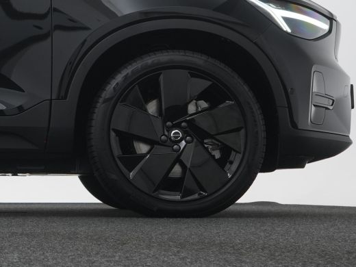Volvo  EX40 Twin AWD Plus Black Edition | 360&deg; Camera | Panoramadak | Harman/Kardon | Nubuck | BLIS | Adaptiv... ActivLease financial lease