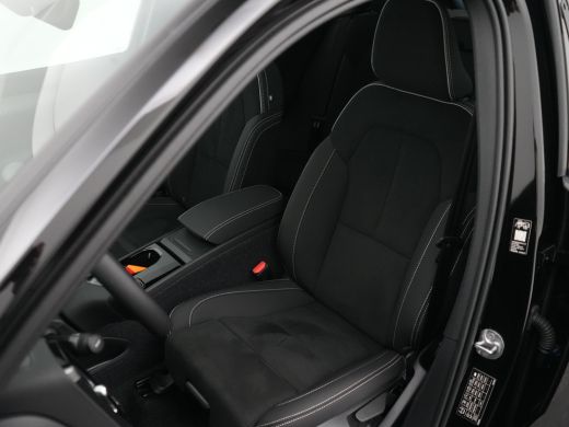 Volvo  EX40 Twin AWD Plus Black Edition | 360&deg; Camera | Panoramadak | Harman/Kardon | Nubuck | BLIS | Adaptiv... ActivLease financial lease