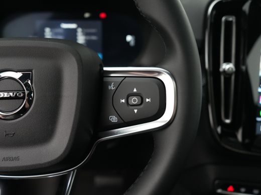 Volvo  EX40 Twin AWD Plus Black Edition | 360&deg; Camera | Panoramadak | Harman/Kardon | Nubuck | BLIS | Adaptiv... ActivLease financial lease