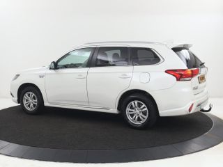 Mitsubishi Outlander 2.4 PHEV Pure+ | SOH 71,6% | Stoelverwarming | Carplay | Camera | Trekhaak | Keyless | Climate co...