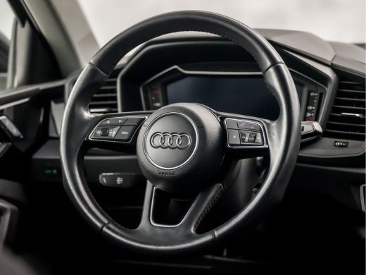 Audi A1 Sportback Sportback 25 TFSI Sport (APPLE CARPLAY, CLIMATE, PARKEERSENSOREN, SPORTSTOELEN, LM VELGEN, ARMSTE... ActivLease financial lease