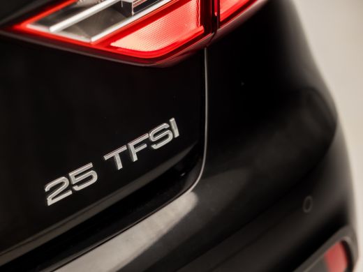 Audi A1 Sportback Sportback 25 TFSI Sport (APPLE CARPLAY, CLIMATE, PARKEERSENSOREN, SPORTSTOELEN, LM VELGEN, ARMSTE... ActivLease financial lease