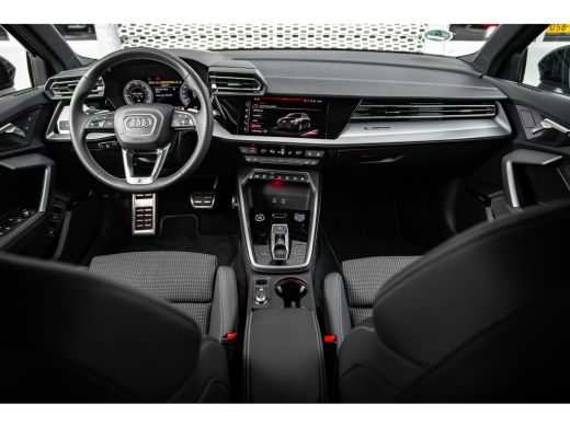 Audi A3 Sportback 40 TFSI e S edition | Panoramadak | Sonos | Head Up Display | Stoelverwarming | Achteru... ActivLease financial lease