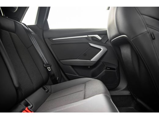 Audi A3 Sportback 40 TFSI e S edition | Panoramadak | Sonos | Head Up Display | Stoelverwarming | Achteru... ActivLease financial lease
