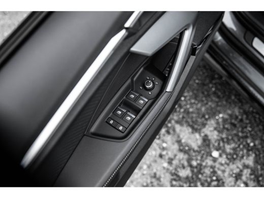 Audi A3 Sportback 40 TFSI e S edition | Panoramadak | Sonos | Head Up Display | Stoelverwarming | Achteru... ActivLease financial lease