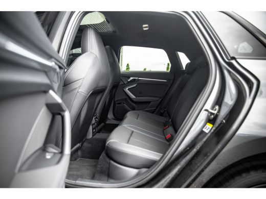 Audi A3 Sportback 40 TFSI e S edition | Panoramadak | Sonos | Head Up Display | Stoelverwarming | Achteru... ActivLease financial lease