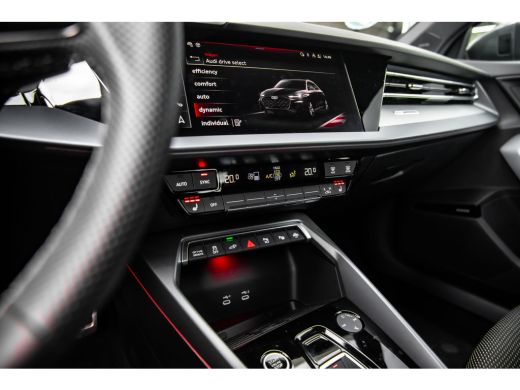 Audi A3 Sportback 40 TFSI e S edition | Panoramadak | Sonos | Head Up Display | Stoelverwarming | Achteru... ActivLease financial lease