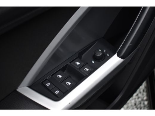 Audi Q3 35TFSI 150PK S-TRONIC PRO LINE STOELVERW VIRTUAL/PDC/NAVI ActivLease financial lease