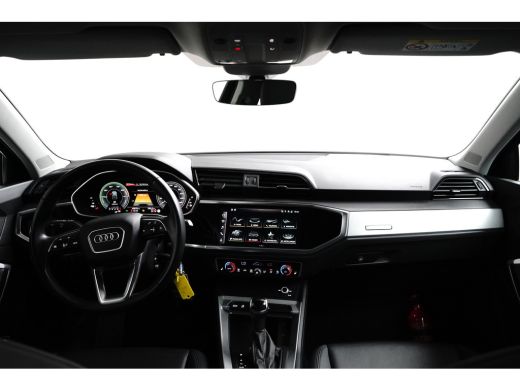 Audi Q3 45 TFSI e Advanced Edition 245pk | Leder | Navi | Winterpakket ActivLease financial lease