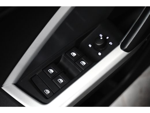 Audi Q3 45 TFSI e Advanced Edition 245pk | Leder | Navi | Winterpakket ActivLease financial lease