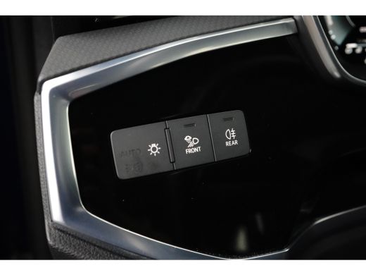 Audi Q3 45 TFSI e Advanced Edition 245pk | Leder | Navi | Winterpakket ActivLease financial lease