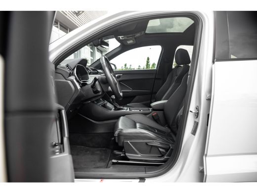 Audi Q3 45 TFSI e S line Leder | Panoramadak ActivLease financial lease