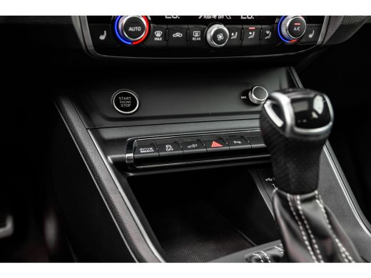 Audi Q3 45 TFSI e S line Leder | Panoramadak ActivLease financial lease