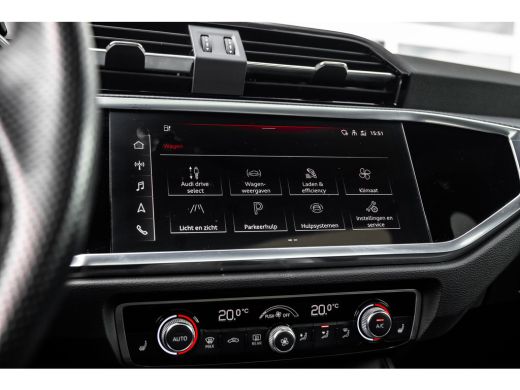 Audi Q3 45 TFSI e S line Leder | Panoramadak ActivLease financial lease
