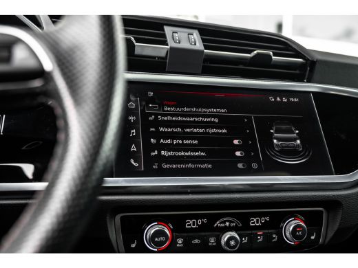 Audi Q3 45 TFSI e S line Leder | Panoramadak ActivLease financial lease