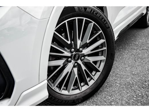 Audi Q3 45 TFSI e S line Leder | Panoramadak ActivLease financial lease