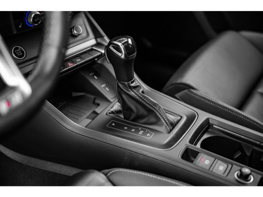 Audi Q3 45 TFSI e S line | Panoramadak | Stoelverwarming | 360 camera | ActivLease financial lease