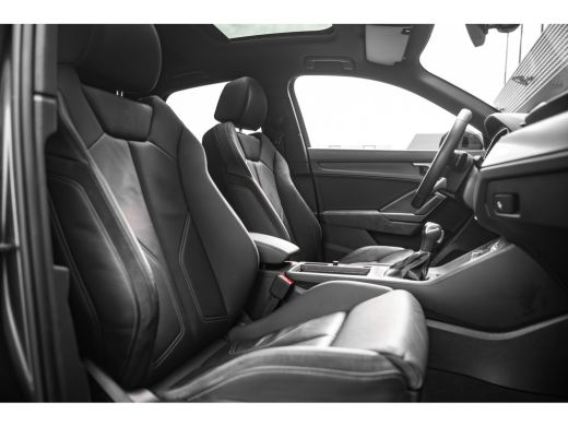 Audi Q3 45 TFSI e S line | Panoramadak | Stoelverwarming | 360 camera | ActivLease financial lease
