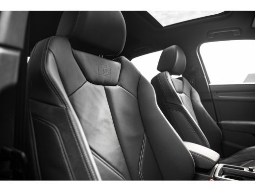 Audi Q3 45 TFSI e S line | Panoramadak | Stoelverwarming | 360 camera | ActivLease financial lease