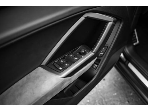 Audi Q3 45 TFSI e S line | Panoramadak | Stoelverwarming | 360 camera | ActivLease financial lease