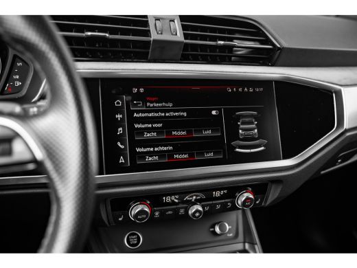 Audi Q3 45 TFSI e S line | Panoramadak | Stoelverwarming | 360 camera | ActivLease financial lease