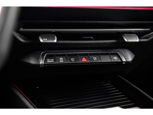 Audi Q3 e-hybrid 200 kW | 360 Camera | Stoelverwarming | Adaptive Cruise Control | ActivLease financial lease