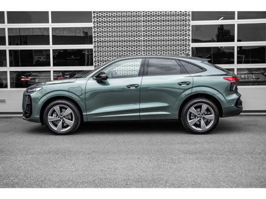 Audi Q3 e-hybrid 200 kW | 360 Camera | Stoelverwarming | Adaptive Cruise Control | ActivLease financial lease