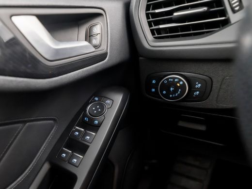 Ford Focus 1.5 EcoBoost ST Line 150Pk Automaat (APPLE CARPLAY, GROOT NAVI, STOELVERWARMING, KEYLESS, SPORTST... ActivLease financial lease