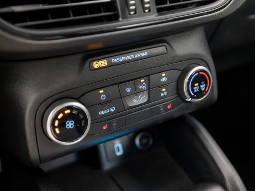 Ford Focus 1.5 EcoBoost ST Line 150Pk Automaat (APPLE CARPLAY, GROOT NAVI, STOELVERWARMING, KEYLESS, SPORTST... ActivLease financial lease