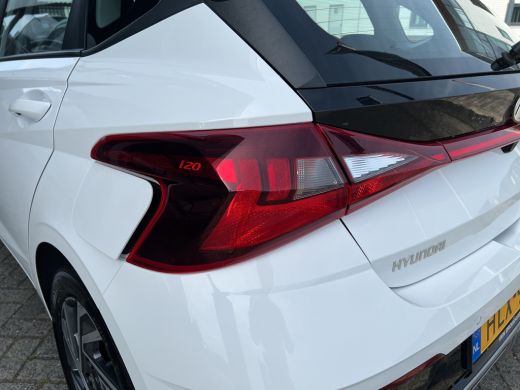 Hyundai i20 1.0 T-GDI 100pk Comfort | Airco | Camera | Carplay | Cruise control | Dodehoek detectie | Navigat... ActivLease financial lease