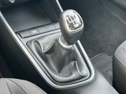 Hyundai i20 1.0 T-GDI 100pk Comfort | Airco | Camera | Carplay | Cruise control | Dodehoek detectie | Navigat... ActivLease financial lease