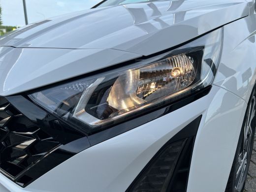 Hyundai i20 1.0 T-GDI 100pk Comfort | Airco | Camera | Carplay | Cruise control | Dodehoek detectie | Navigat... ActivLease financial lease