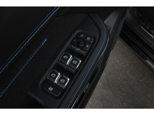 Lynk & Co 01 1.5 Zwarte hemel, Full black, ActivLease financial lease