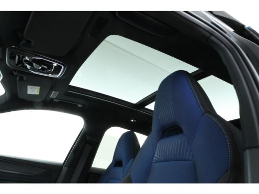 Lynk & Co 01 1.5 Zwarte hemel, Full black, ActivLease financial lease