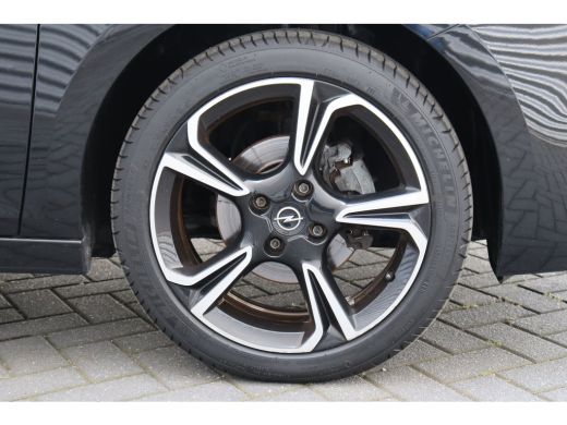 Opel Corsa 1.2 75PK 5-DRS ELEGANCE GS-LINE / NAVI / LEDER / CLIMA / LED / PDC / 17" LMV / UNIEK / CAMERA / P... ActivLease financial lease