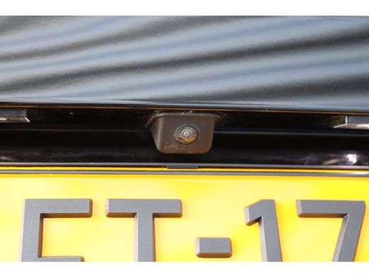 Opel Corsa 1.2 75PK 5-DRS ELEGANCE GS-LINE / NAVI / LEDER / CLIMA / LED / PDC / 17" LMV / UNIEK / CAMERA / P... ActivLease financial lease