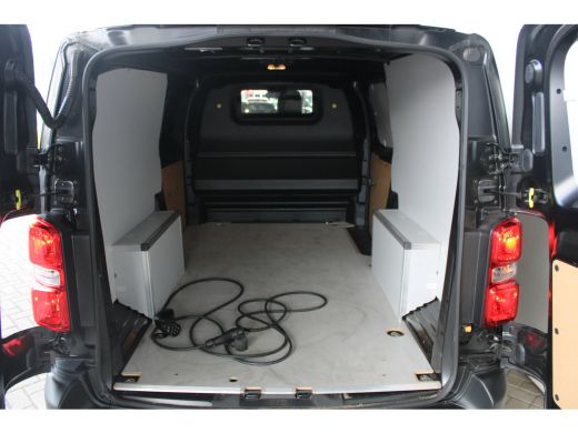 Opel Vivaro-e L3 75 kWh | Laadruimte - afwerking | Camera | Parkeersensoren | Cruise control | ActivLease financial lease